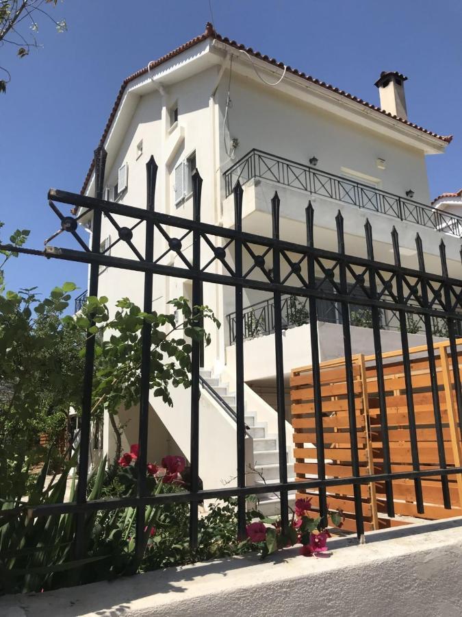 Beautiful Maisonette With A View To The Mountains And The Sea Agia Marina  Екстериор снимка