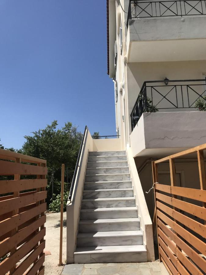 Beautiful Maisonette With A View To The Mountains And The Sea Agia Marina  Екстериор снимка